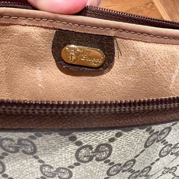 Vintage Gucci clutch . - Picture 6 of 6